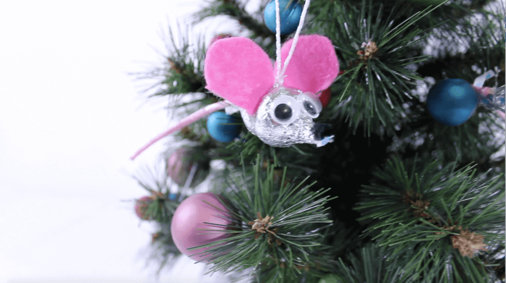 christmas-mice-kisses-1